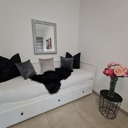 Raymihome Dante -parking Privato 아파트