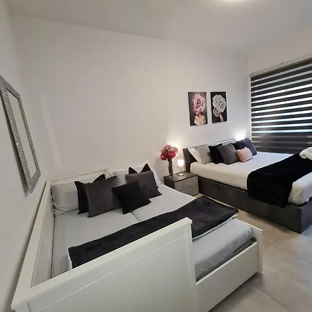 Raymihome Dante -parking Privato Lejlighed *