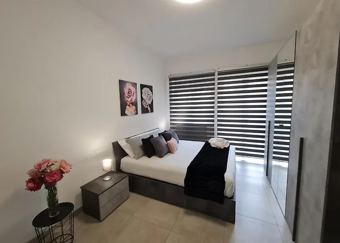 Апартаменты Raymihome Dante -parking Privato *