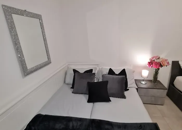 Апартаменты Raymihome Dante -parking Privato *