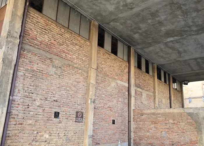 Raymihome Dante -parking Privato