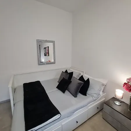 Raymihome Dante -parking Privato Apartament